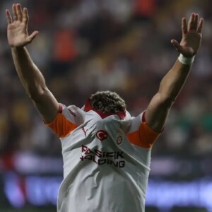 baris alper yilmazdan harry kewell sevinci QkIWmd34