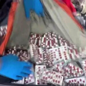 bavulda 5 bin uyusturucu hap supheli tutuklandi hJNk4jVw