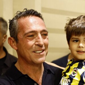 fenerbahce goztepe maci oncesi taraftarlarla bulustu UeLi2P2p