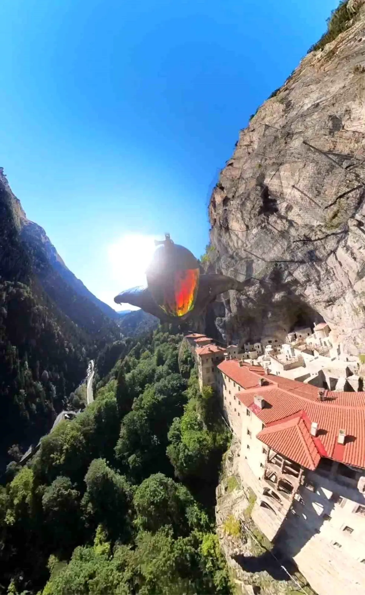 sumela manastirinda ilk wingsuit ucusu UfIM3WvP