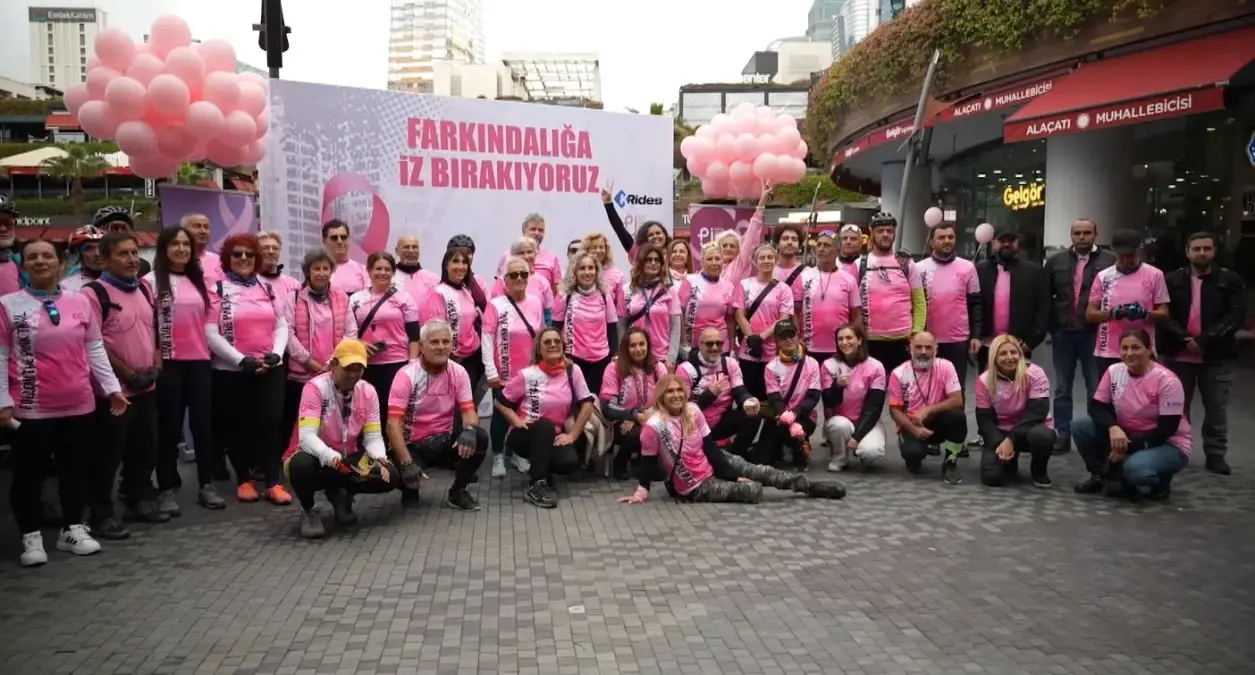 kadikoyde meme kanseri farkindalik turu duzenlendi r5HgIw3d.jpg