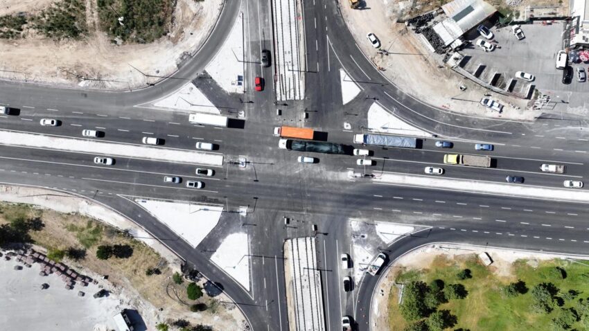 Konyada dev ulasim hamlesi 15 milyon liralik yol trafige acildi 5saYH2je