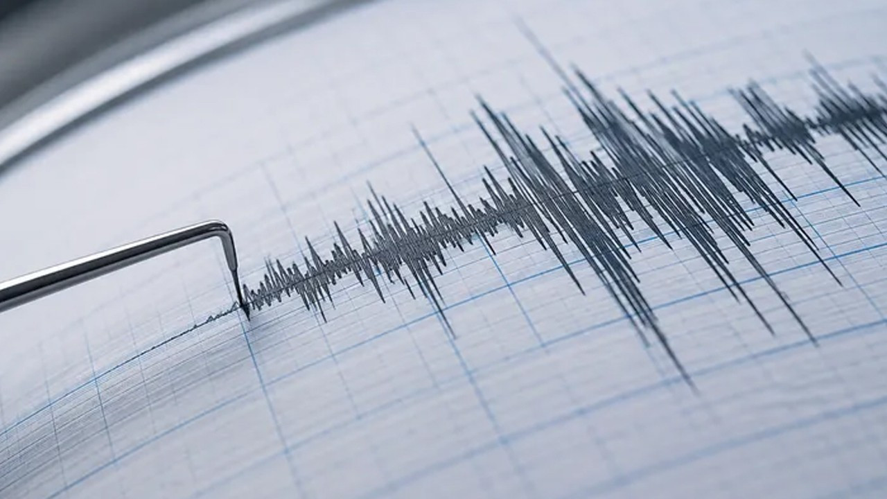 Son dakika elazigda korkutan deprem 7m8jiYzA